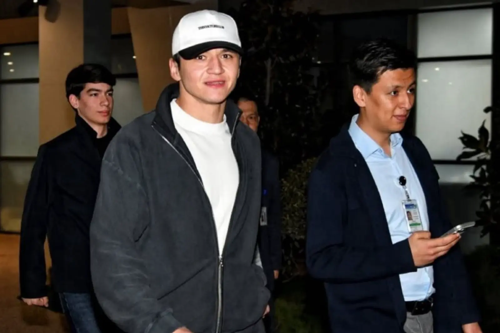 Bonne nouvelle: Abdukodir Khusanov est désormais à la disposition de l'équipe nationale