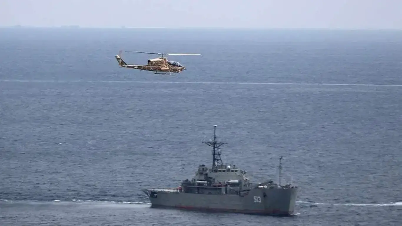 Hormuz'dan ayrılmak isteyen tankerler hedef alınıyor