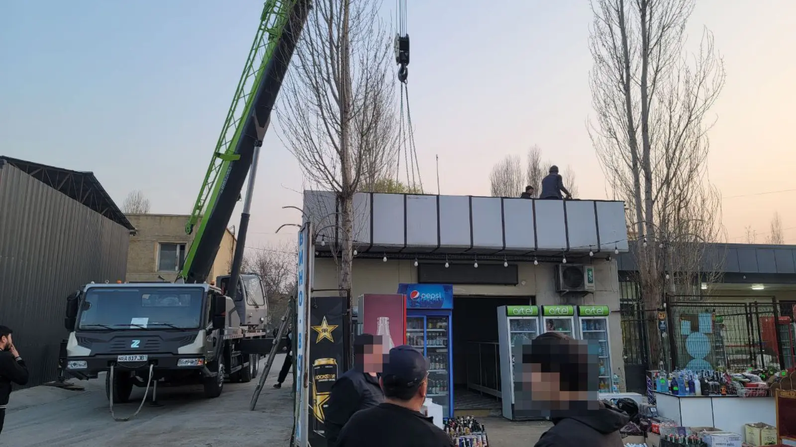 Uchko‘prikda noqonuniy qurilmaga chek qo‘yildi: sud qarori ijrosi ta’minlandi