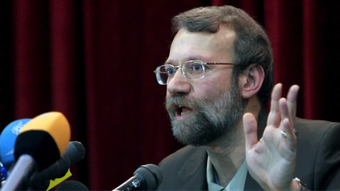 Лариджани резко ответил на твит Трампа