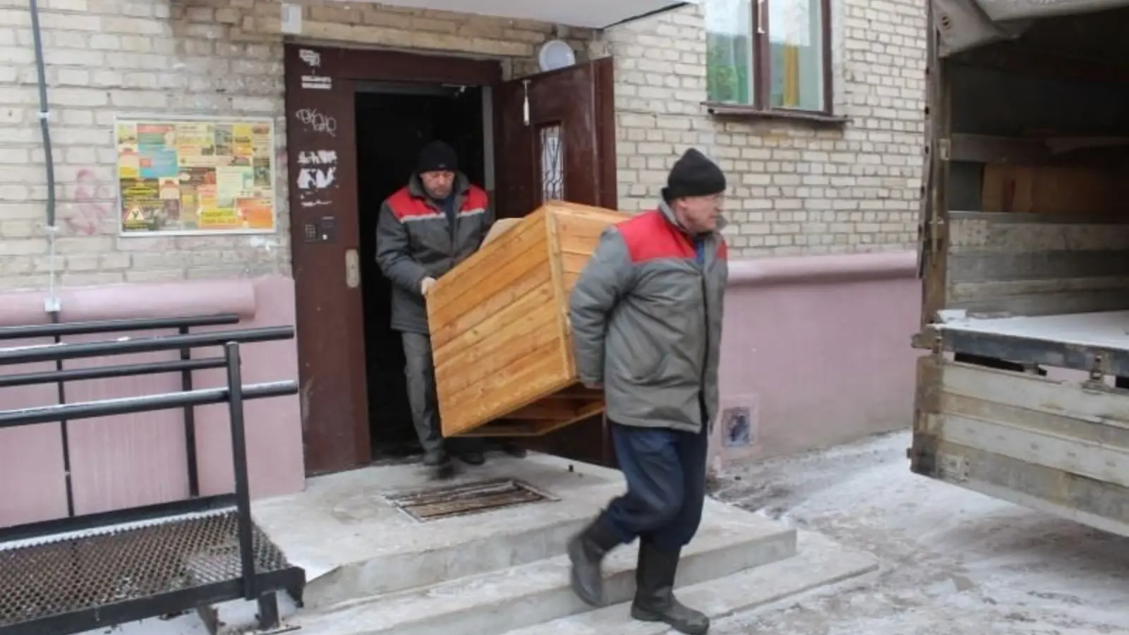 Ваъдага вафо қилмаган шахс мажбурий тарзда кўчирилди