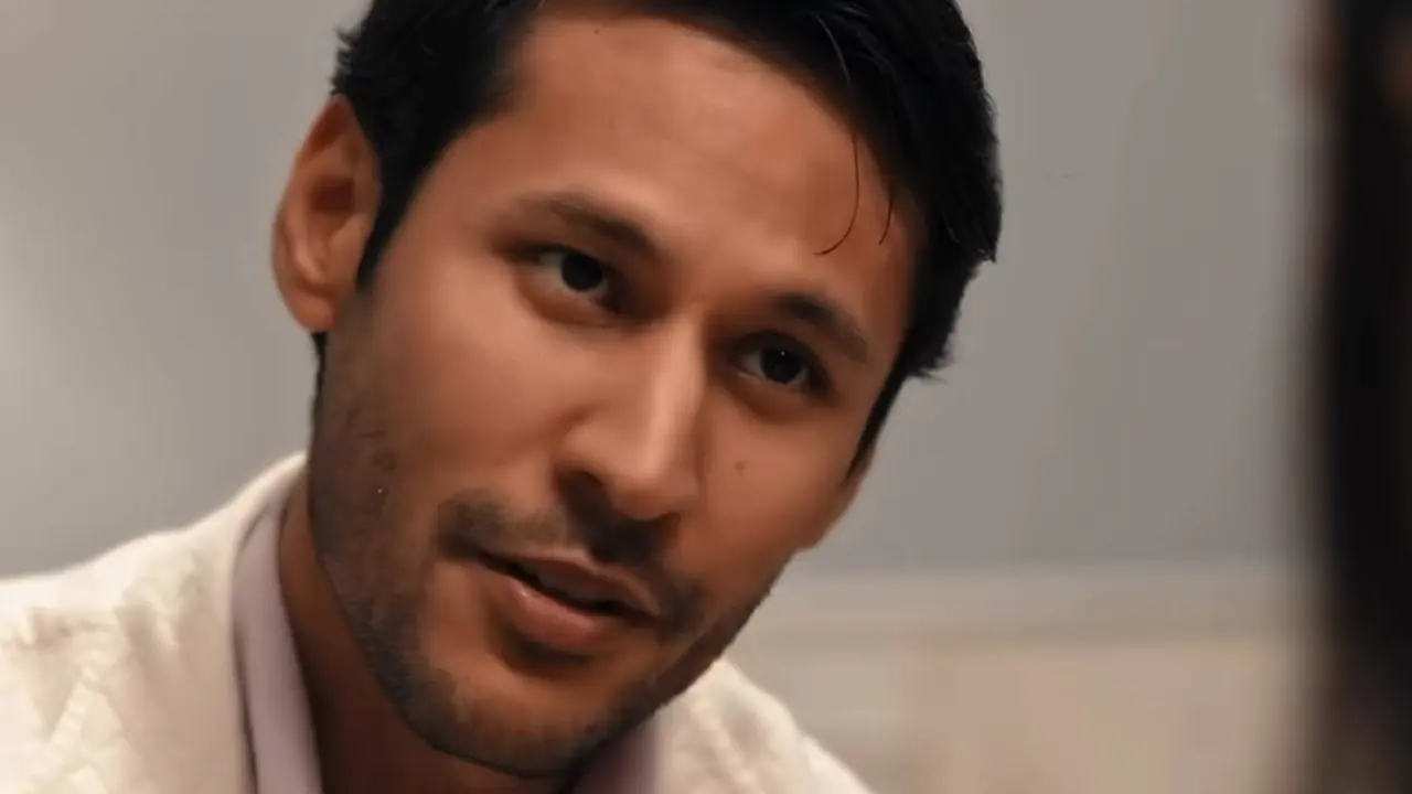 Ёрқинхожа Умаров янги қўшиғи билан оталарнинг қалбини ларзага келтирди