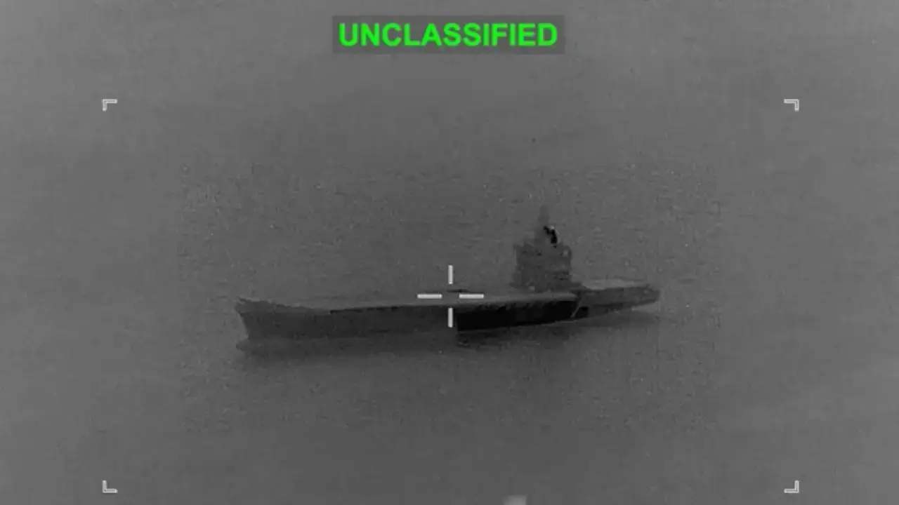 АҚШ Эроннинг дрон ташувчи кемасига зарба берганини билдирди