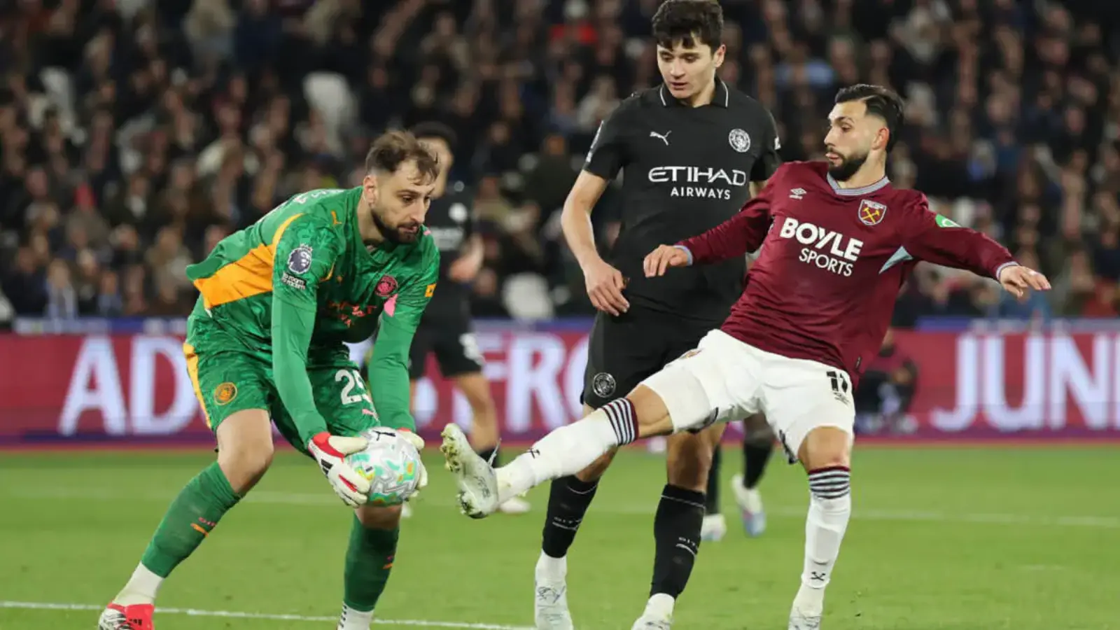 "Манчестер Сити" не смог победить "Вест Хэм": Хусанов сыграл 90 минут...