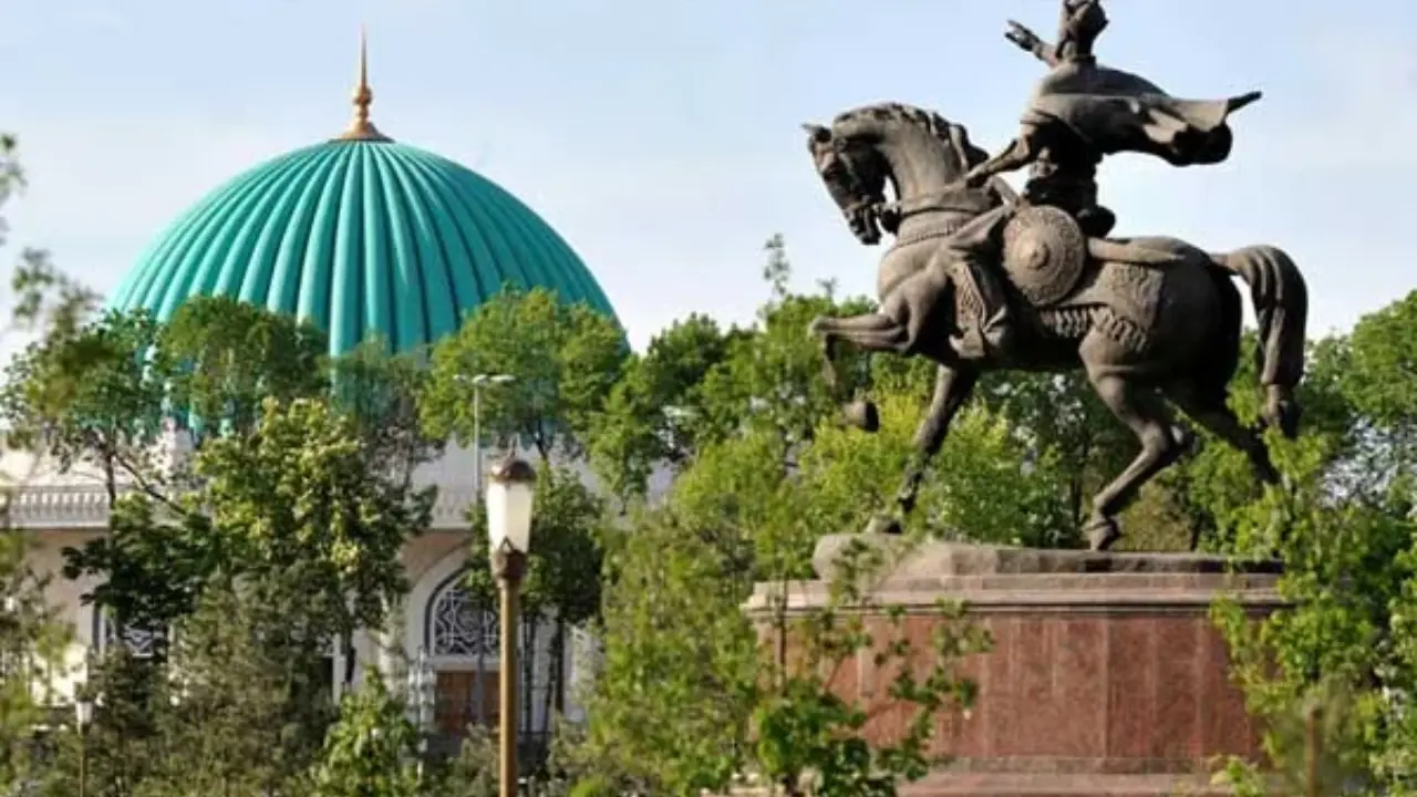 С сегодняшнего дня территория сквера Амира Темура будет временно закрыта