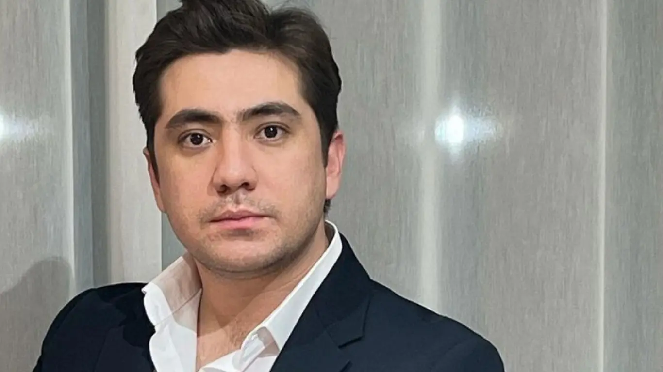 Shoxruh Hamdamov o‘zidan ancha yosh ayoli bilan qanday tanishgani haqida gapirdi