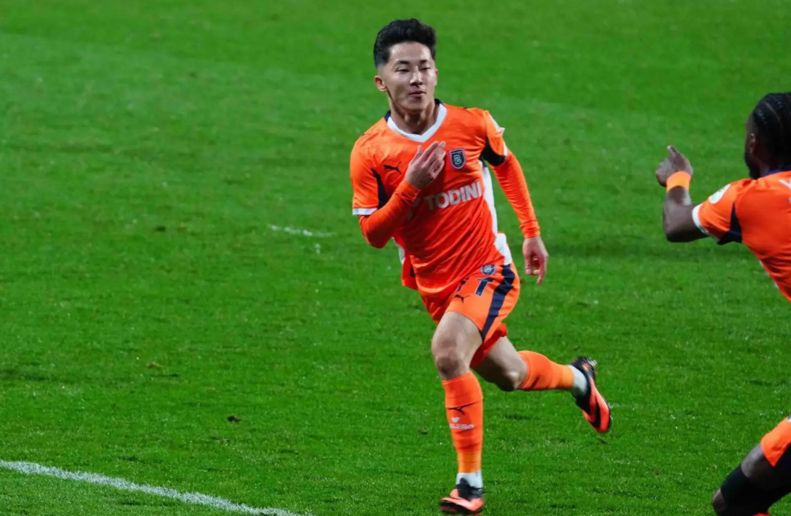 Ассист Аббосбека, "Башакшехир" выиграл и поднялся на 5-е место (видео)