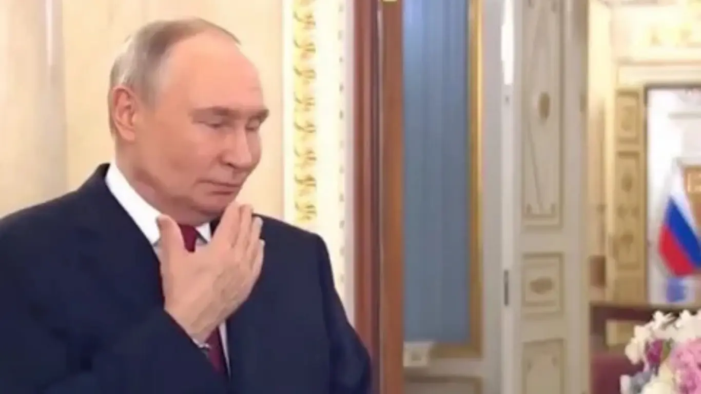 Kreml xatosi: Putinning tahrirlanmagan videosi tarqaldi (video)