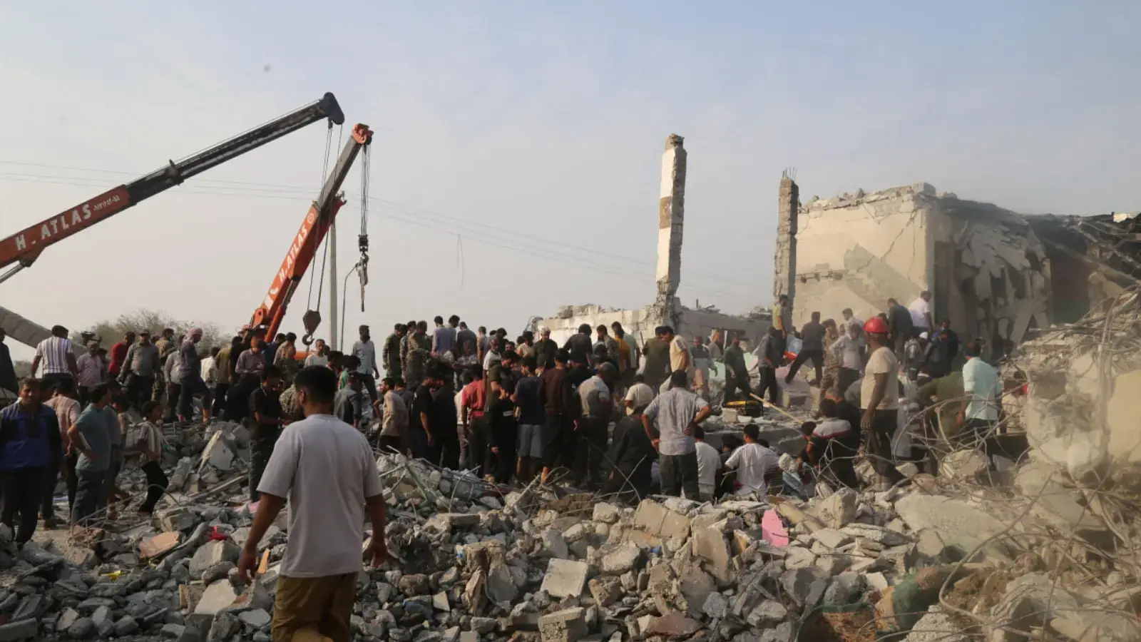 Школьная трагедия в Иране: кто виноват в 175 жертвах?