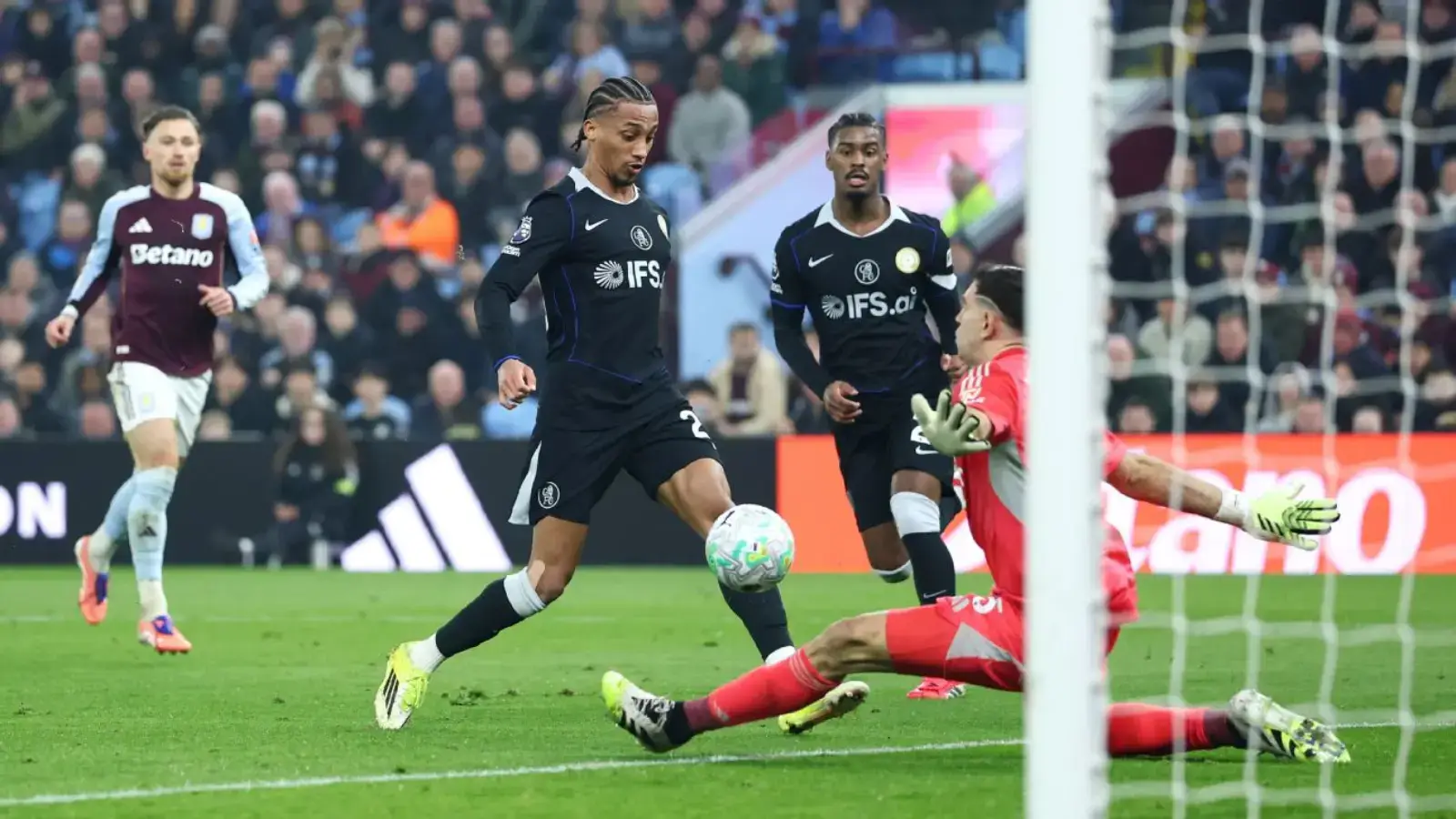 «Chelsi» Villa Parkda yorqin porladi, Joao Pedro shou ko‘rsatdi