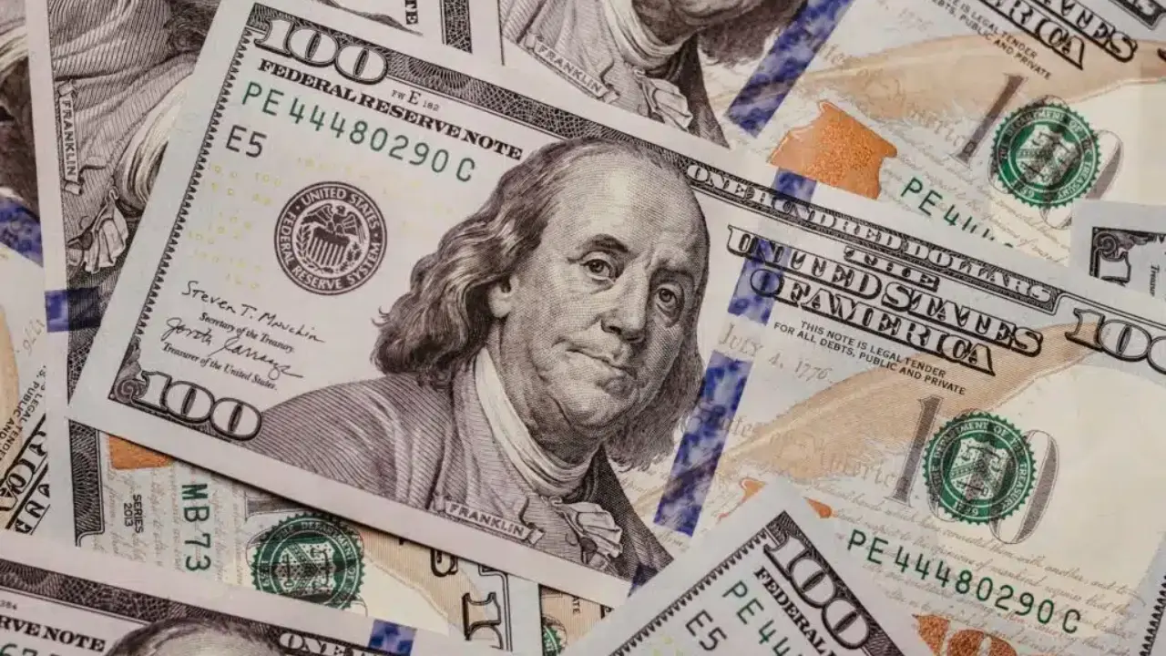 Tarihte ilk kez: Trump'ın imzası dolar banknotlarında yer alacak