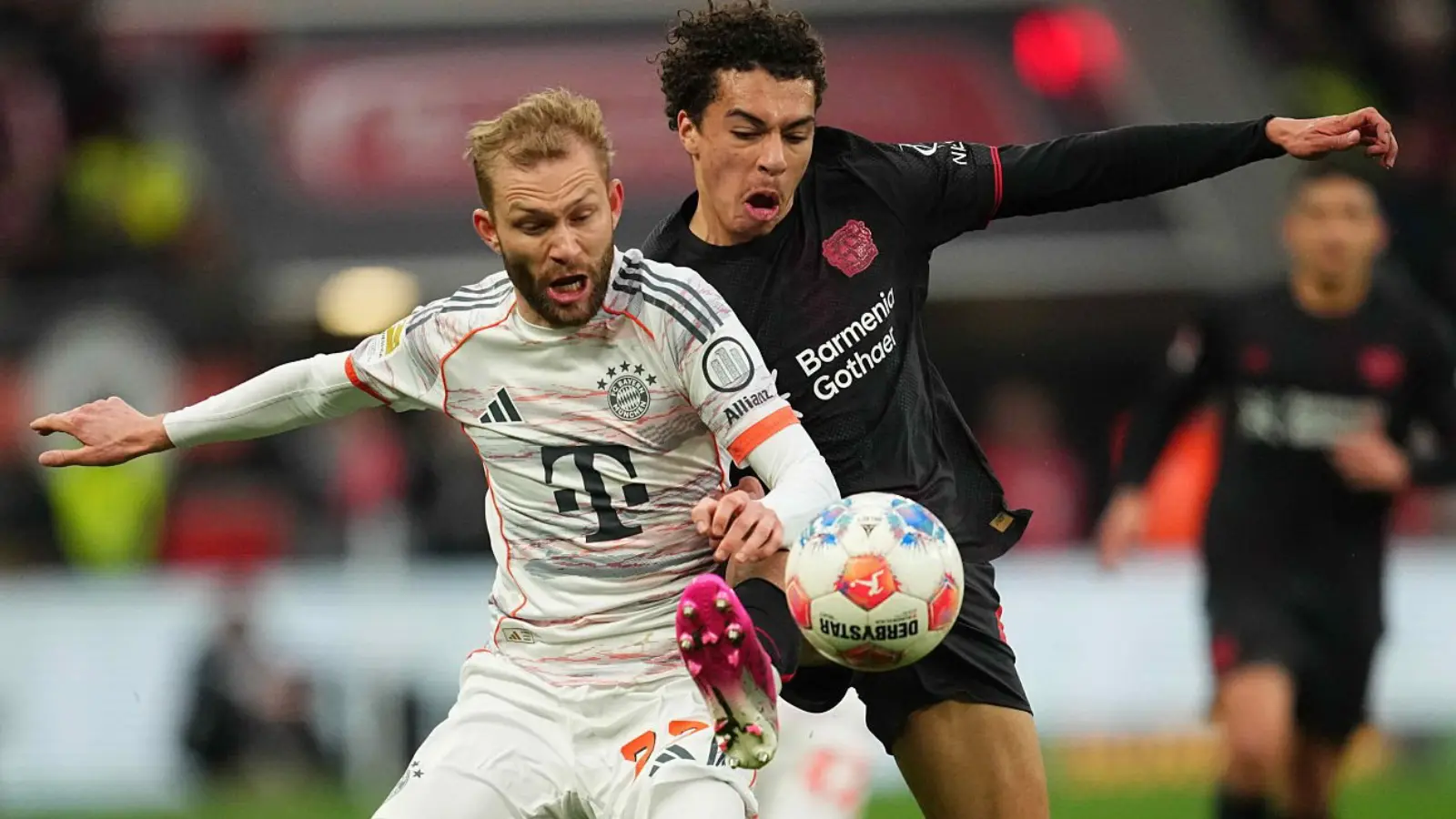 "Bavariya" ikki qizil kartochka bilan "Bayer"ga qarshi durang o‘ynadi