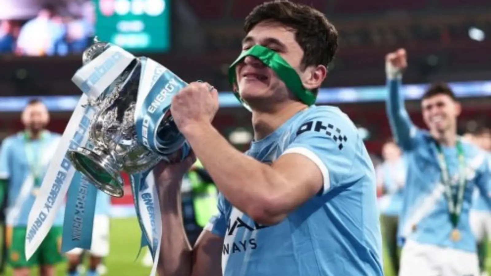 Арсен Венгер разбудил поклонников Хусанова, похвалив его