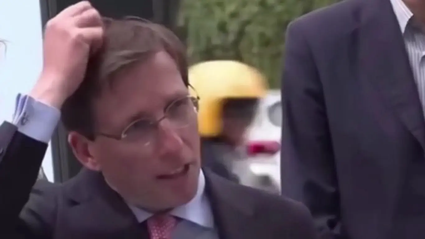 Мадрид әкімінің басына көгершіннің нәжісі түсті (видео)