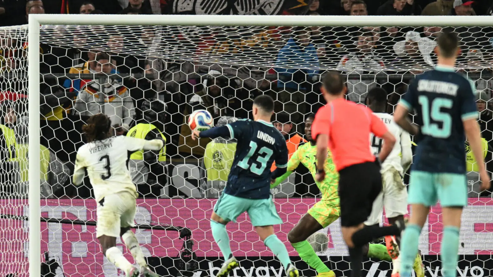 Немецкая команда одержала значительную победу над Ганой