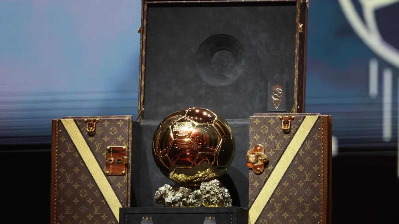 A new rating of the main contenders for the "Golden Ball" has been compiled