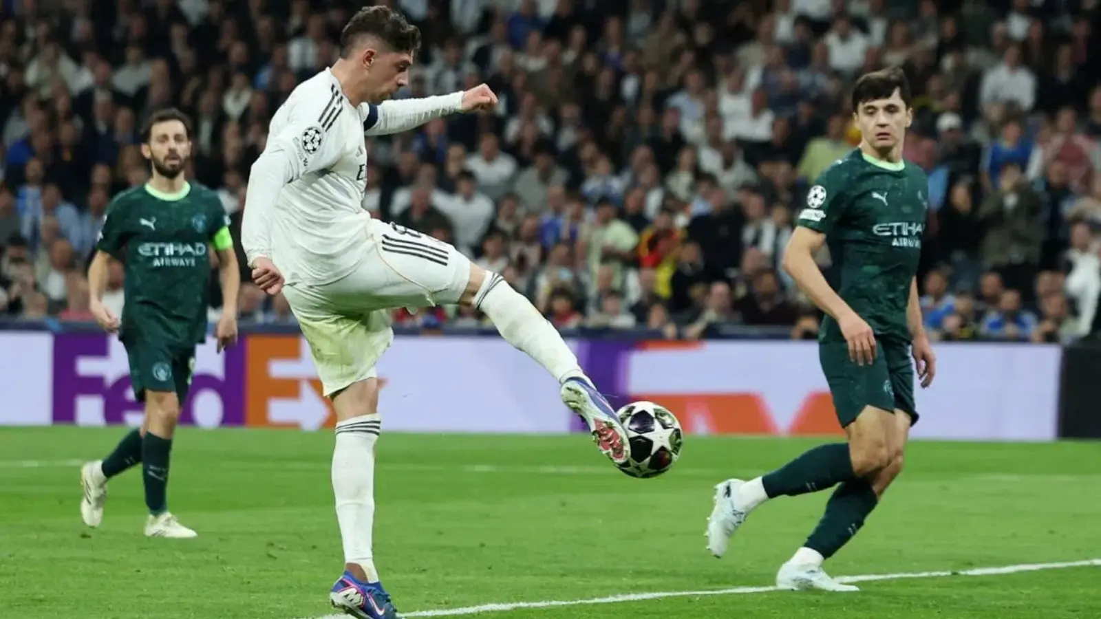 "Real" - "City" maçında Valverde'ye 10 puan, Khusanov'a düşük puan verildi