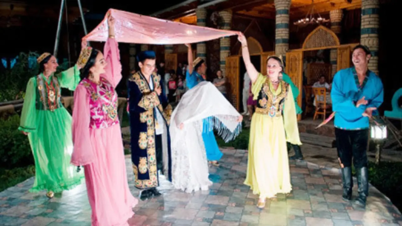 Ўзбекистонда санъаткорлардан ҳар бир тўй учун солиқ ундириш режалаштирилмоқда