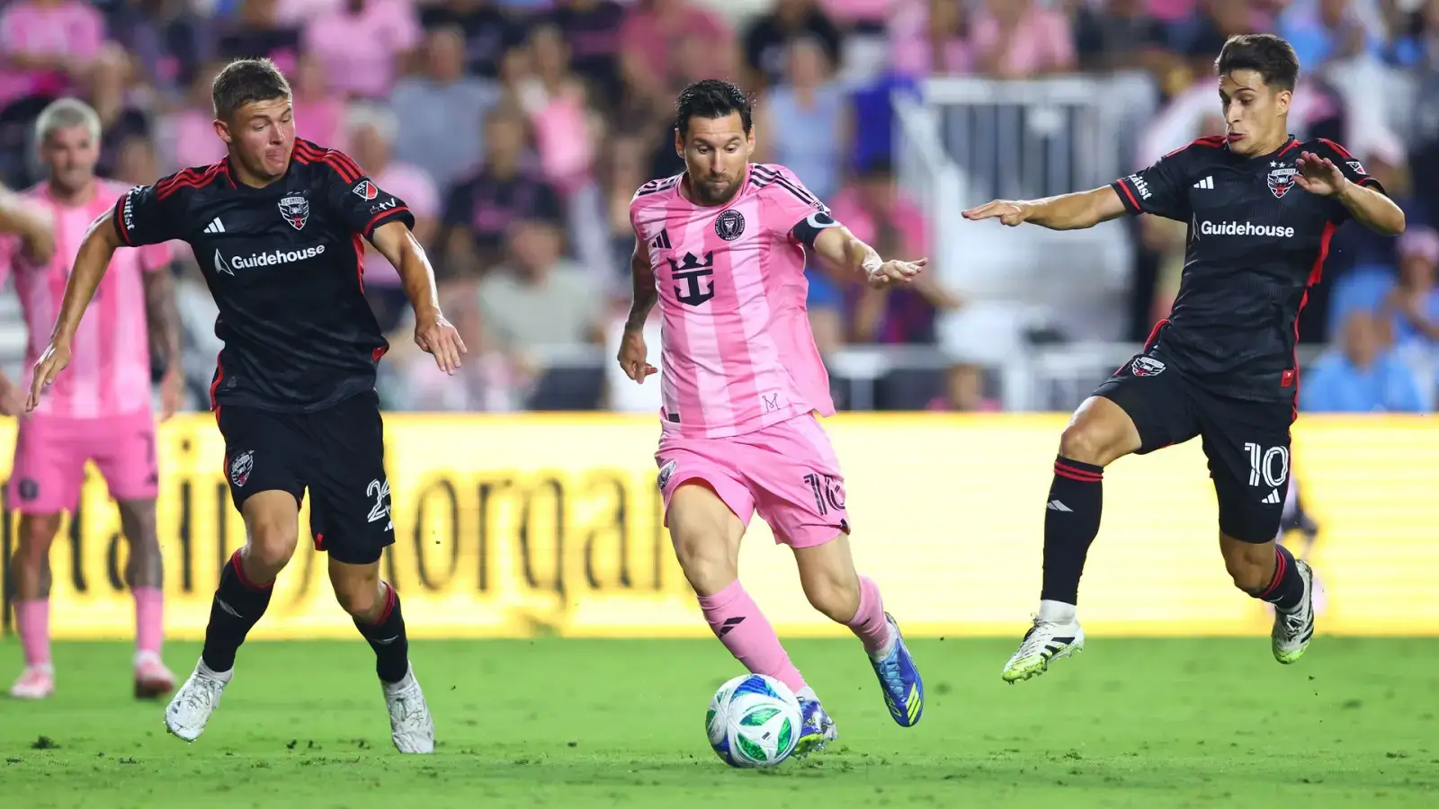 Messi yana bir ulkan tarixiy chegara yoqasida: 900 gollik tarixiy marra