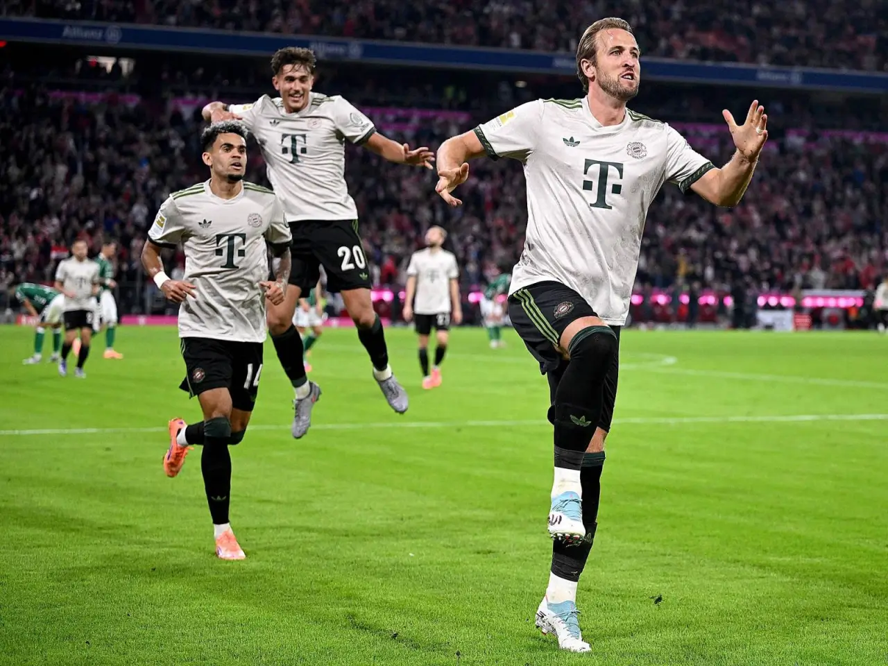 Bavariya Dortmundda g'alabani tortib oldi va peshqadamlikni mustahkamladi