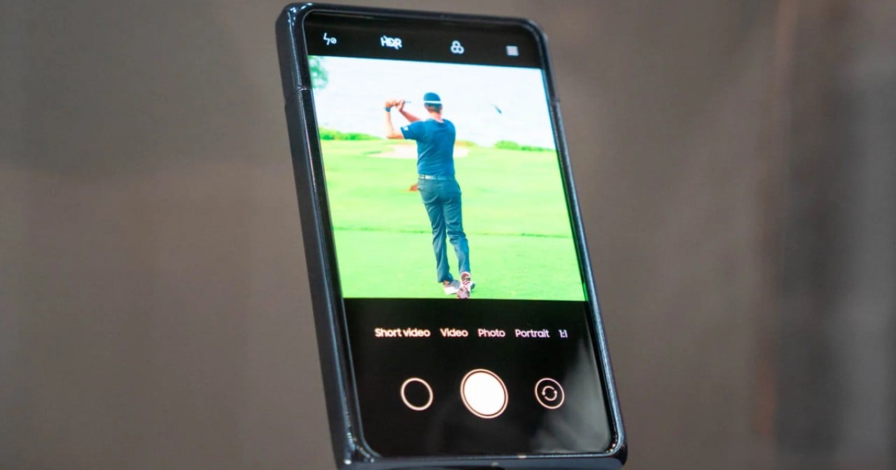 Samsung Unveils New Smartphone Concept