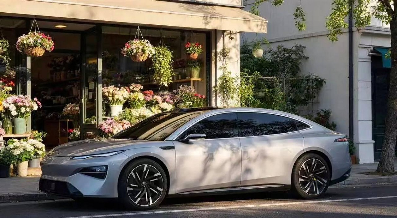 BYD Seal 8 yangi avloddagi batareya bilan taqdim etildi