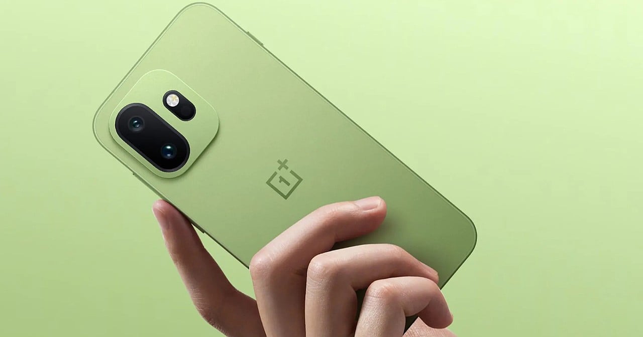 OnePlus ixcham flagman 15T modelini namoyish etdi