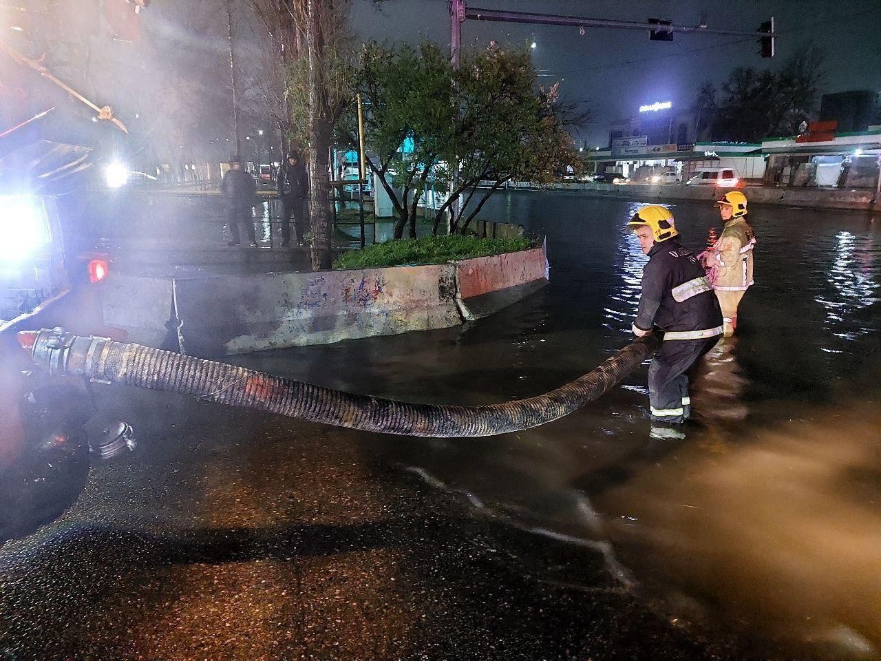 Toshkentda suv to'plangan chorraha tozalandi