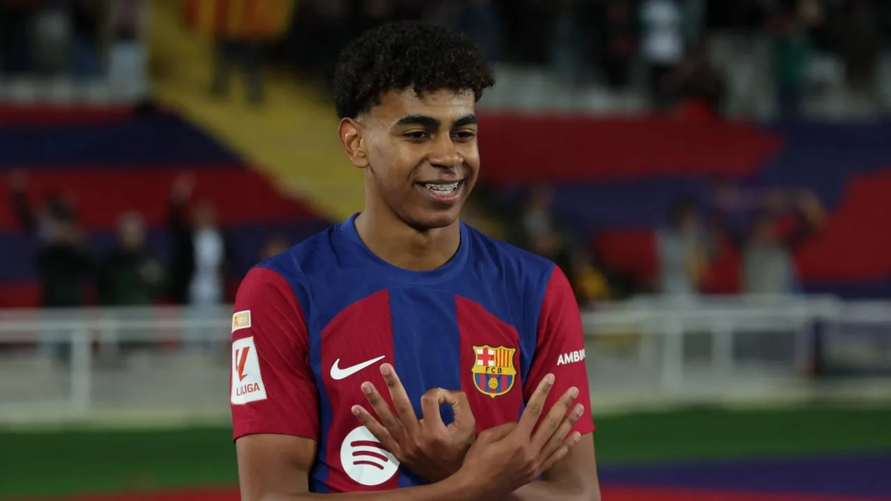 "Barcelona" is discussing a new striker