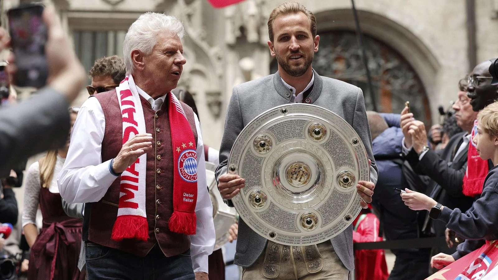 Мюнхен мэри "Байерн Мюнхен" бошқарув кенгашидан истеъфога чиқди