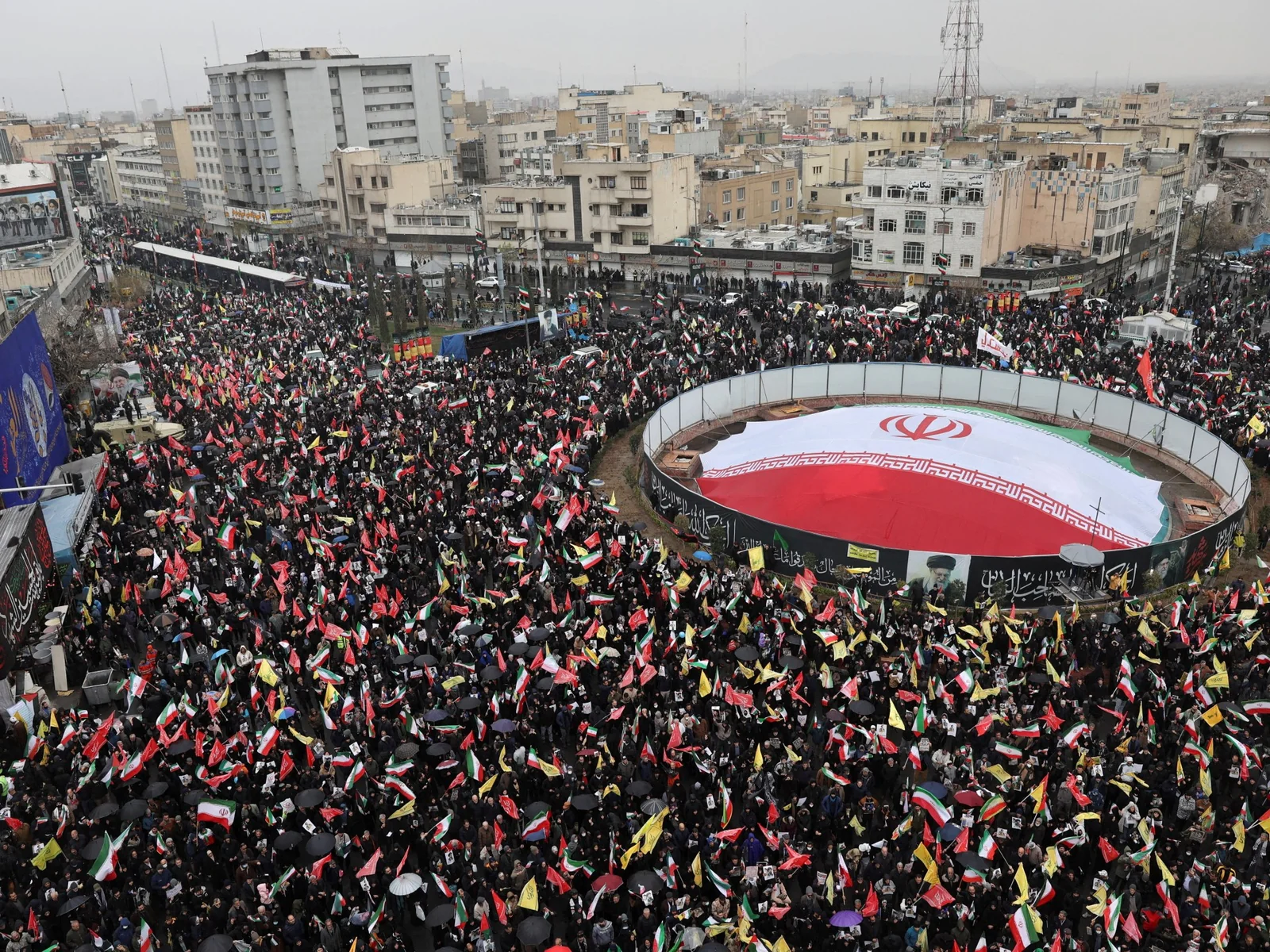 İran başkentindeki protestolar sırasında hava saldırısı düzenlendi