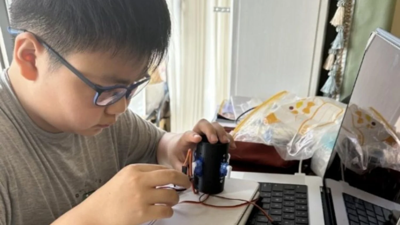 14-year-old Chinese student builds jet engine at home