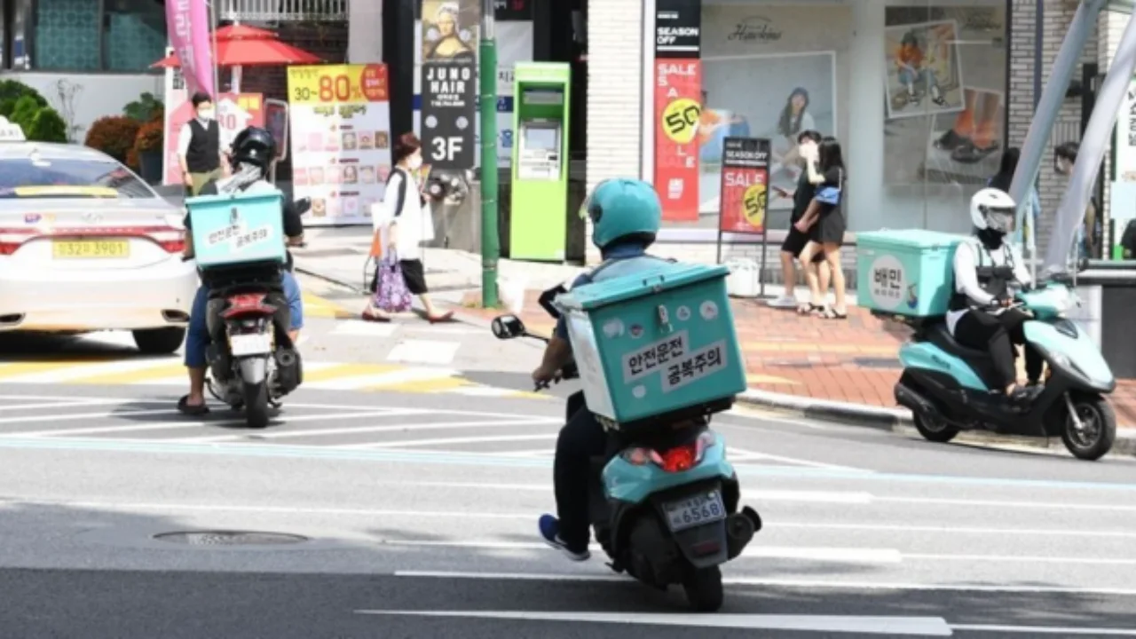 In South Korea, a courier was caught eating orders and delivering other food to customers