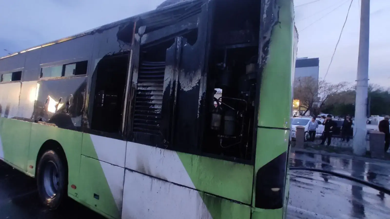 Тошкент шаҳрида йўловчи автобусида ёнғин содир бўлди