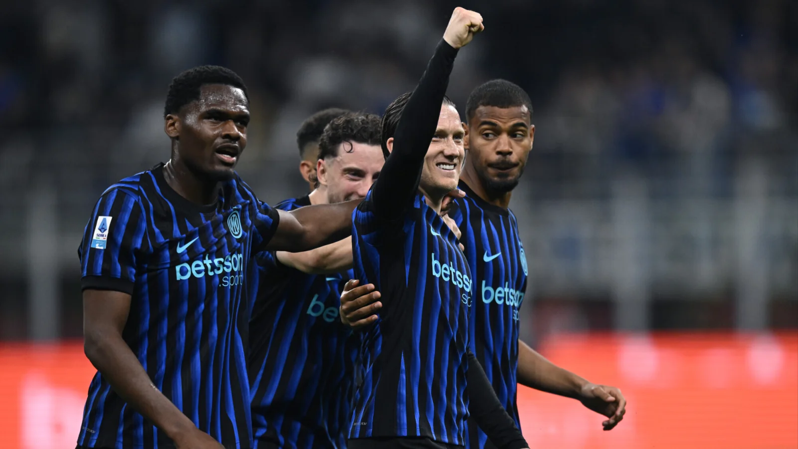 "Интер" Италия Кубоги ярим финалида "Комо" устидан қийин ғалабага эришди