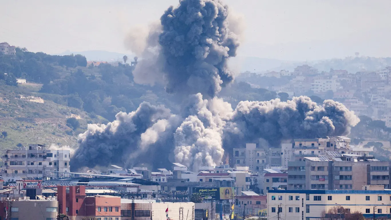 Израиль Иранға соққы беруді тоқтатты, бірақ шабуылдар жалғасуда