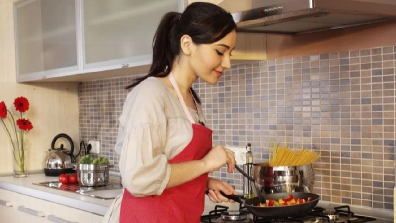 Rasmiy: O‘zbekistonda uy bekalariga ham «dekret puli» to‘lanadi — 4 mln so‘mgacha