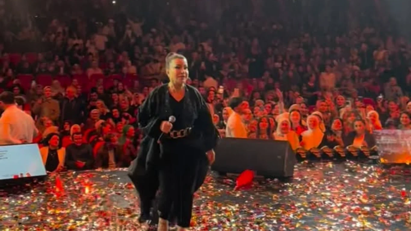 Yulduz Usmonova finalda “Andijon polkasi” bilan sahnani larzaga soldi (video)