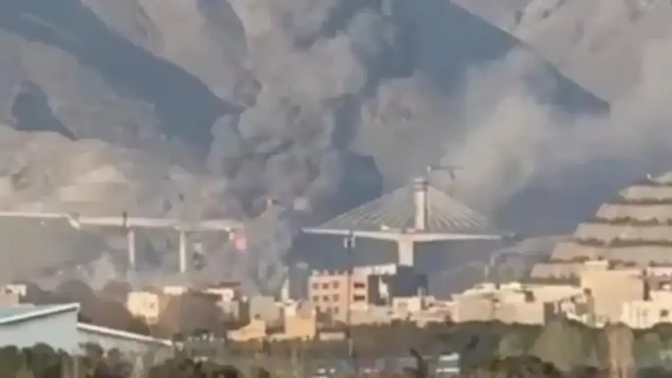 Удар по мосту в Карадже: Обострение напряженности вокруг Тегерана