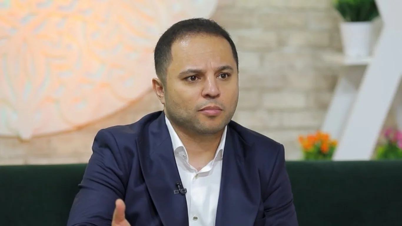 «Vous ne pouvez pas payer 100 dollars d'impôts alors que vous gagnez 1000 dollars?» — La question cinglante de Davron Ergashev suscite le débat