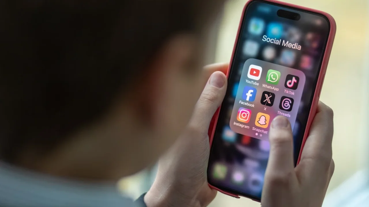 В Турции запретили социальные сети детям младше 15 лет