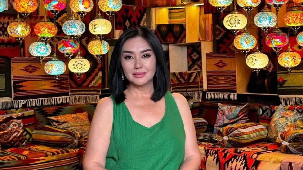 Why does Muyassar Berdikulova keep her personal life secret?