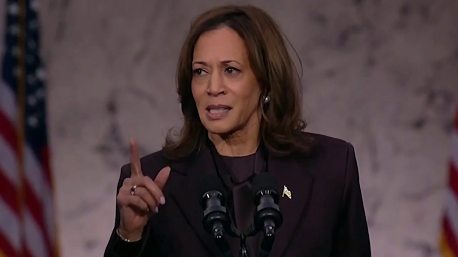 Камала Харрис Нетаньяхуды Трампты соғысқа тартты деп айыптады