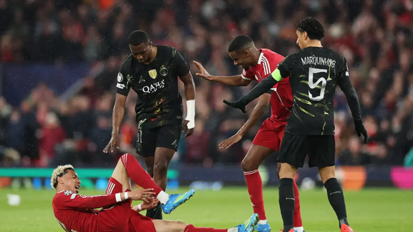 Травма Экитике нарушила планы «Ливерпуля»