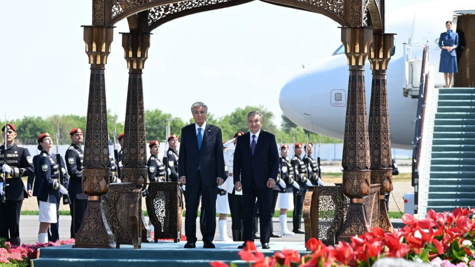 Визит Токаева в Узбекистан торжественно начался в Бухаре