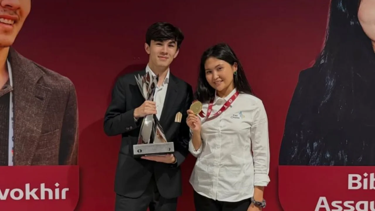 La photo de Javohir Sindorov et Bibisora Assaubayeva suscite des débats