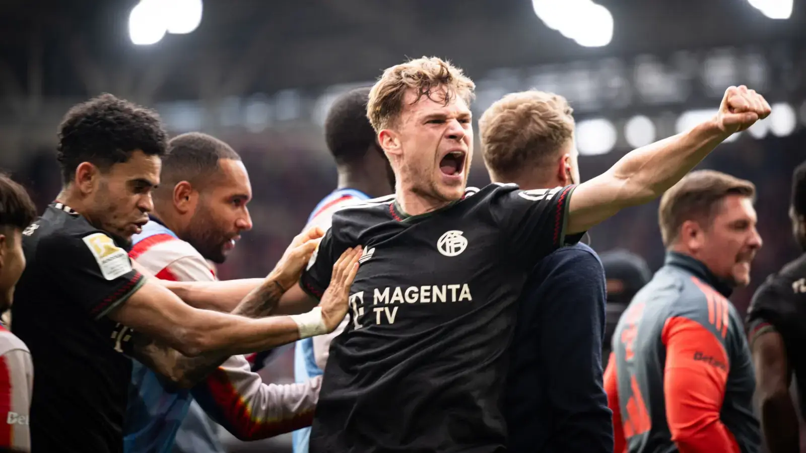 «Бавария» победила «Фрайбург» благодаря блестящему камбэку