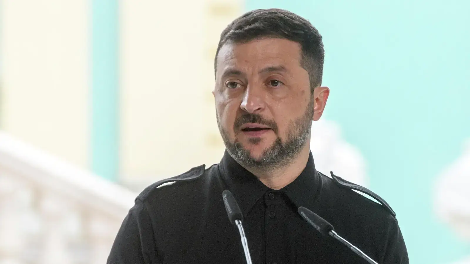 Зеленскийдан Кремлга Пасха пайтида урушни тўхтатиш таклифи