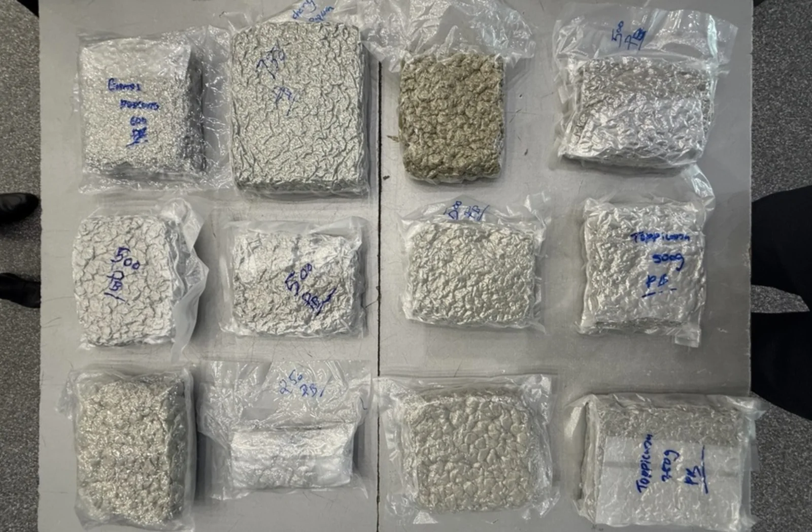 В аэропорту Ташкента задержана попытка ввоза 6,3 кг марихуаны иностранным пассажиром