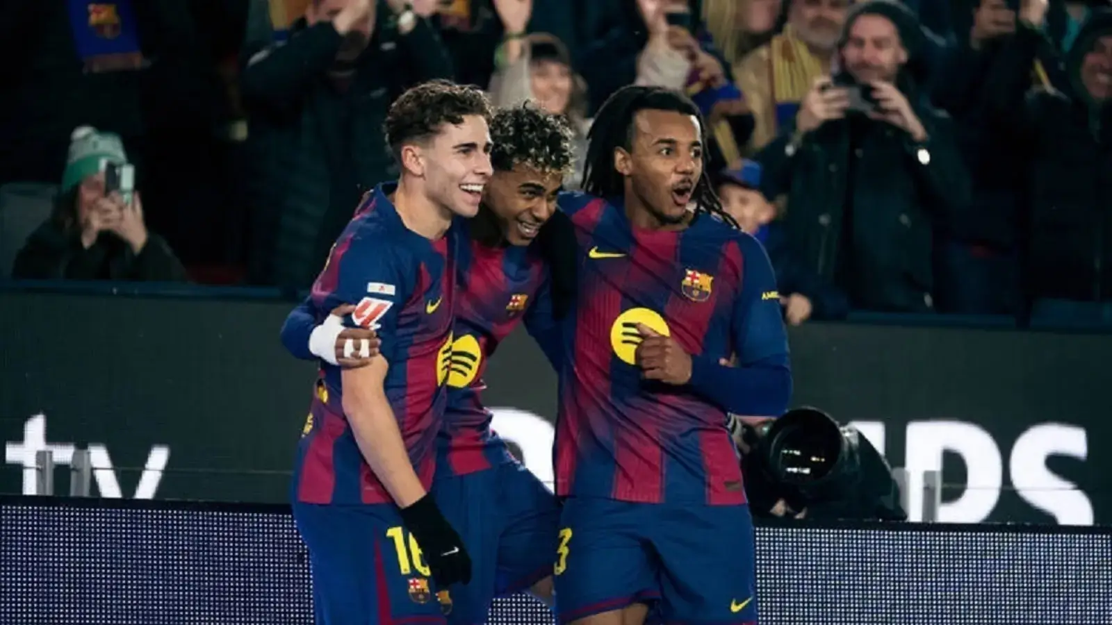 Jules Kunde, İngiliz Premier Ligi'ne doğru yol alıyor olabilir